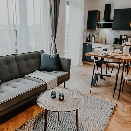 Exclusive Penthouse 5 With Balcony & Parking