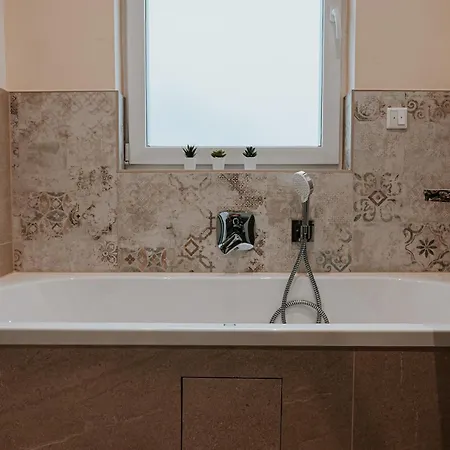 Exclusive Penthouse 5 With Balcony & Parking Apartment