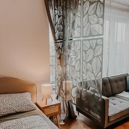 Apartment Exclusive Penthouse 5 With Balcony & Parking *
