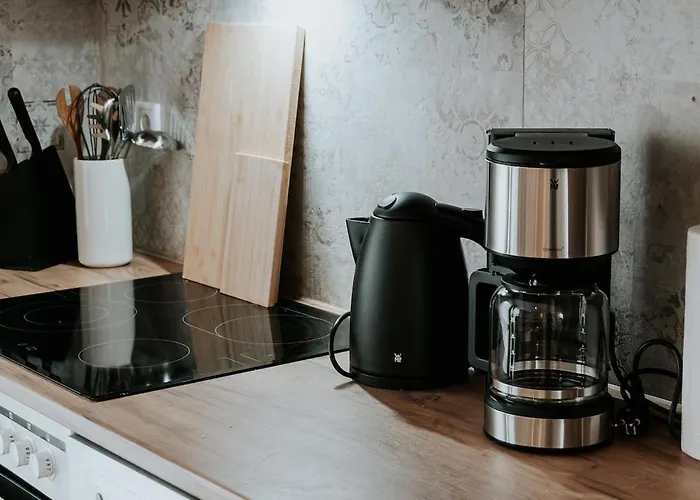 Exclusive Penthouse With Balcony & Parking *