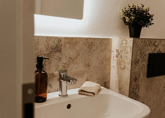 Exclusive Penthouse With Balcony & Parking Apartman *